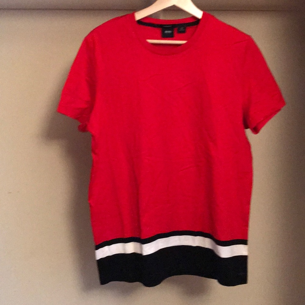 Hugo boss regular fit T-shirt size medium.